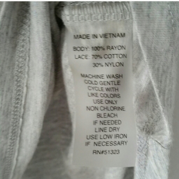 Two by Vince Camuto grey top size xs - Picture 4 of 4